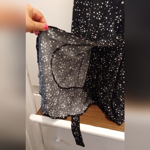 👜GUC Wild Fable Jrs Small Wrap Mini Dress Black w/White‎ Stars V-Neck - Picture 3 of 9